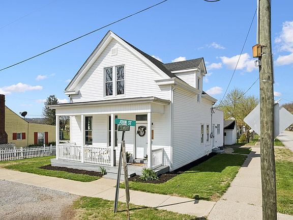 4th image of 210 John St