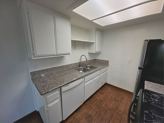 3rd image of 4921 W 118th St APT 2
