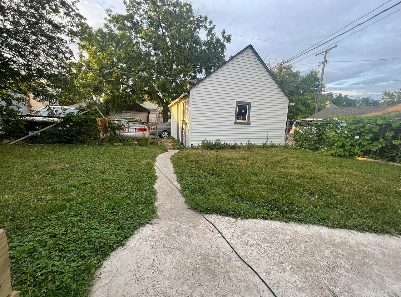 831 Magnolia Ave E — Photo 4