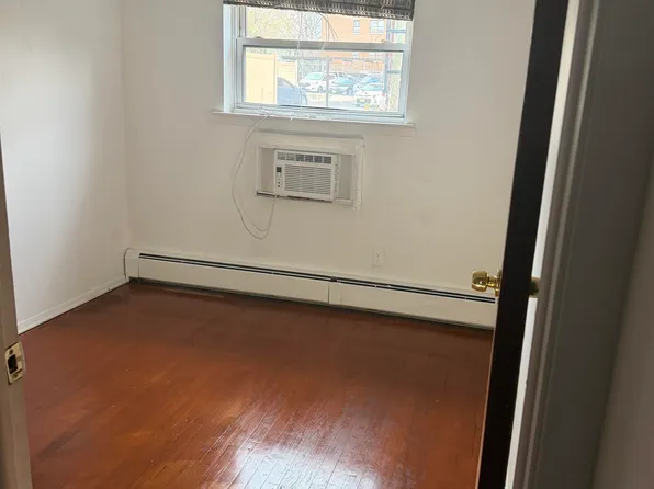 24 Sunset Avenue image 3 of 6