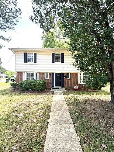2198 Beverly Dr Photo 1