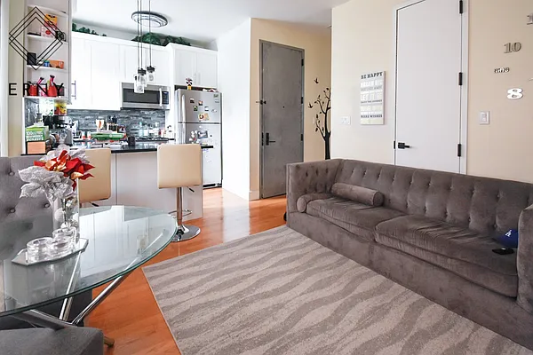 Rented by ERNY LLC | media 13