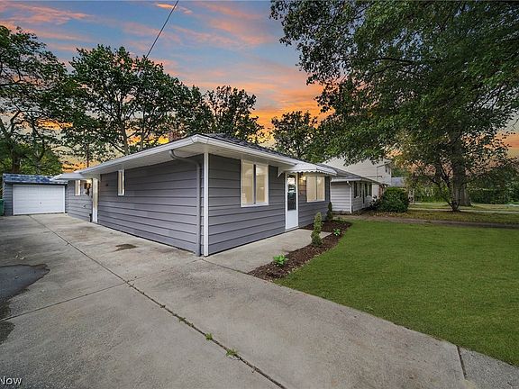 3rd image of 32890 Alva Dr
