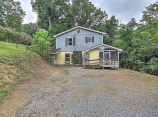 444 Woodbine Ln, Bristol, TN 37620