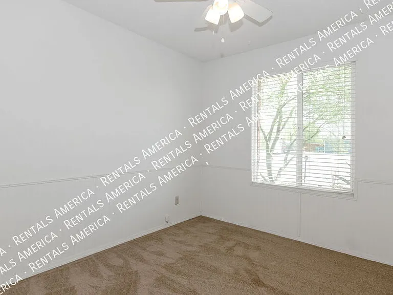 7868 N Soledad Ave — Photo 13