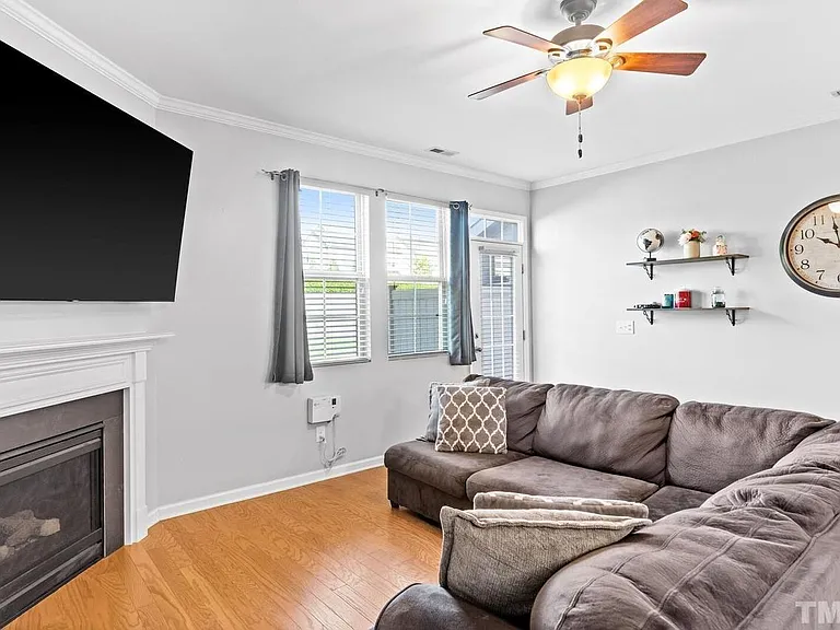2438 Baslow Dr — Photo 18
