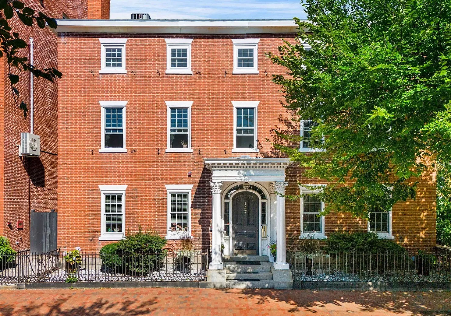147 State St — Photo 2