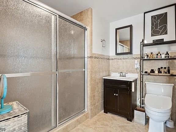 5th image of 809-815 22nd St #1201