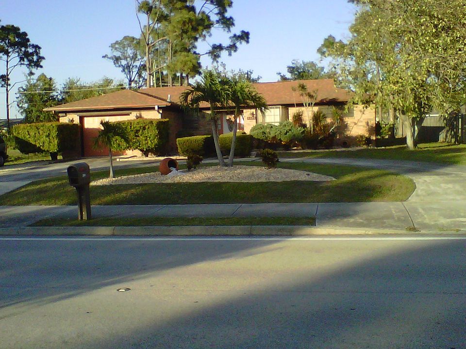 1st image of 2001 SE Airoso Blvd