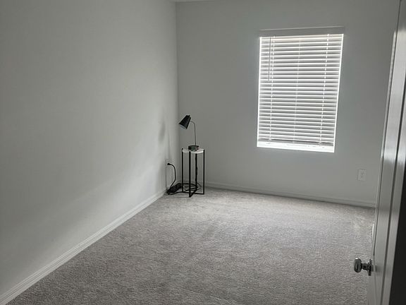 2nd Bedroom - 8' x '14
(Front View)