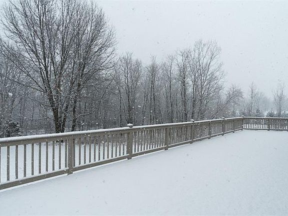 3rd image of 7292 N Lake Orchard Dr