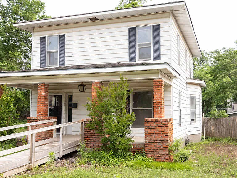 413 E Hazel Ave — Photo 4
