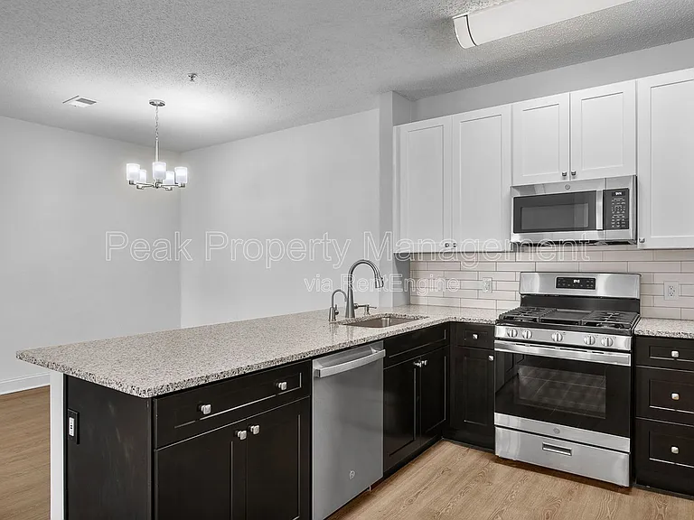 801 Virginia Center Pkwy — Photo 61