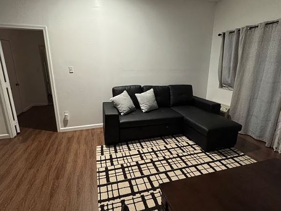 3rd image of 1646 S Centinela Ave