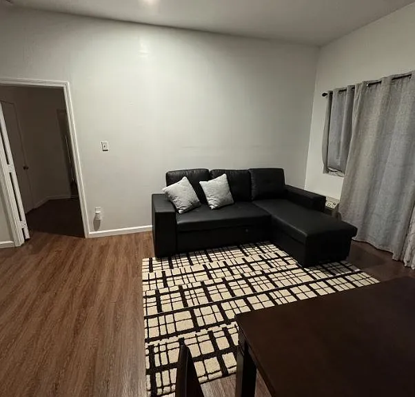 1646 S Centinela Ave — Photo 3