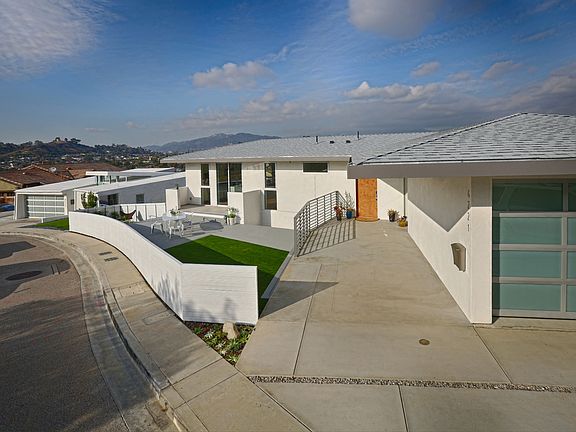 2nd image of 4221 N Scandia Way