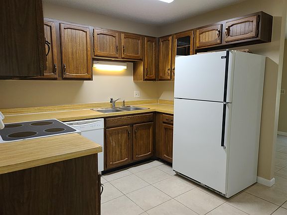 4th image of 4361 SE Chesapeake Bay Dr