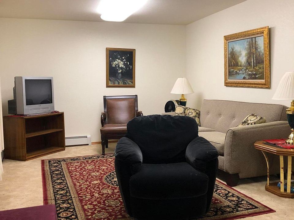 2nd image of 635 W 9th Ave APT 2