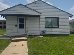 1243 E Dover Ct, Davenport, IA