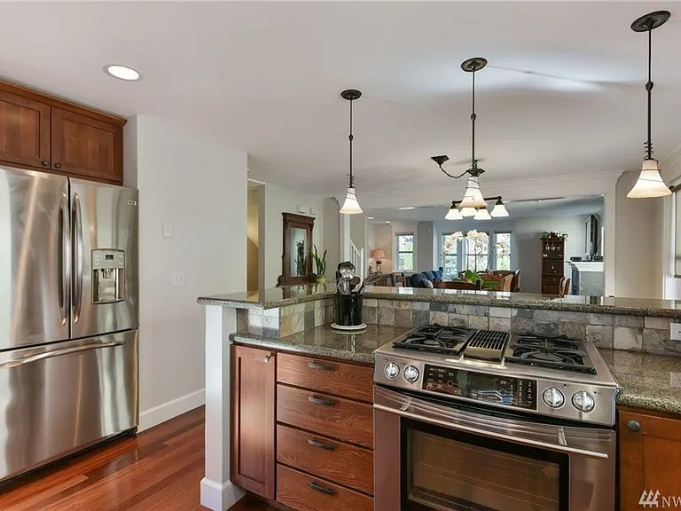 4322B Francis Ave N — Photo 3