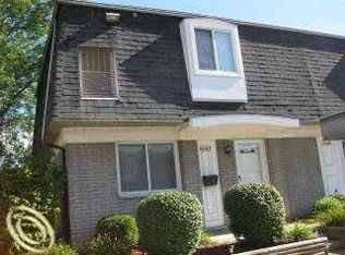 41182 N Woodbury Green Dr, Belleville, MI 48111