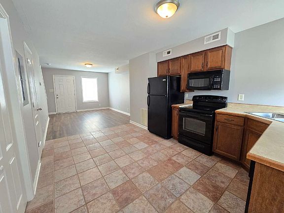 5th image of 805C Oak Arbor Ct