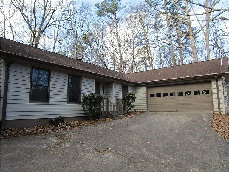 3730 Newport Dr — Photo 3