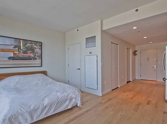 3rd image of 215 Avenue B APT 6C
