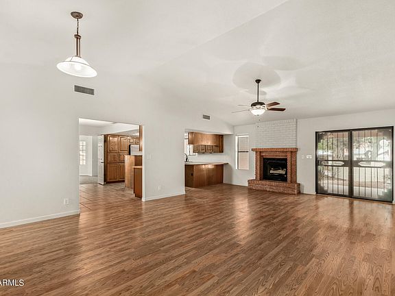 3rd image of 15034 N GREENHURST Avenue