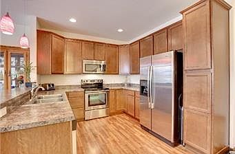 3rd image of 11896 Emery Village Dr N