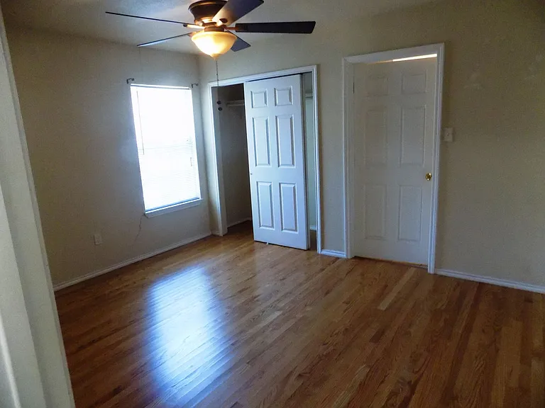 636 W Norwood Ct — Photo 13