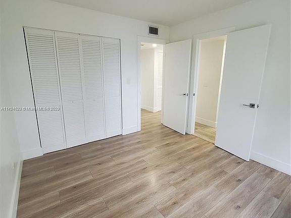 4th image of 3868 NE 169th St APT 408