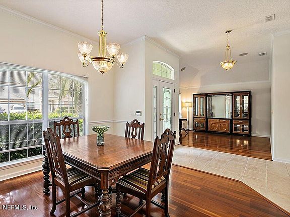 5th image of 3629 SHADY WOODS Street S