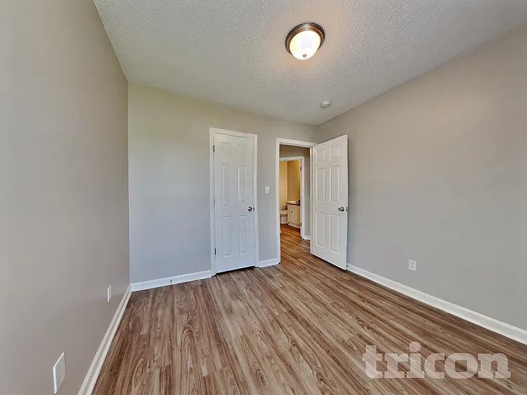5169 Parkerwood Dr — Photo 13