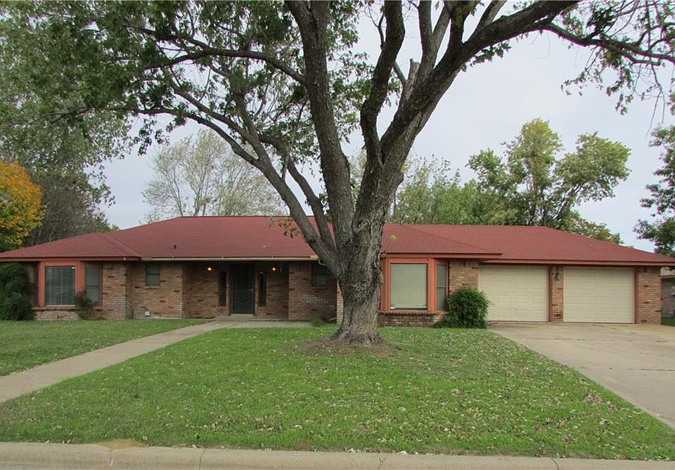 1st image of 103 Lee Trevino St