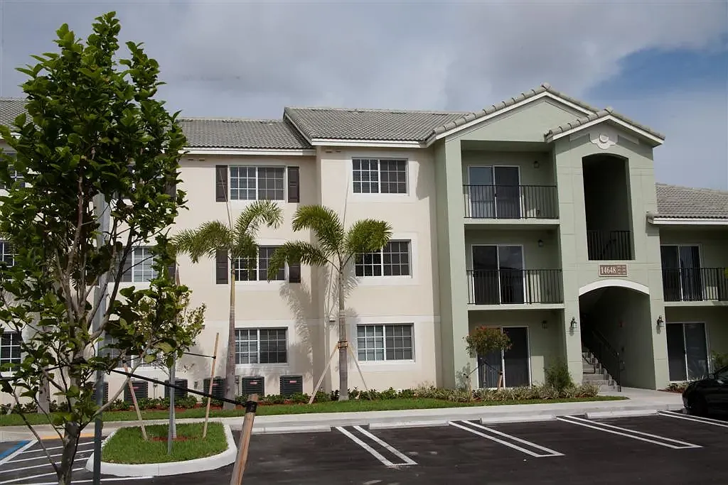 Villa Capri Apartments — Photo 4