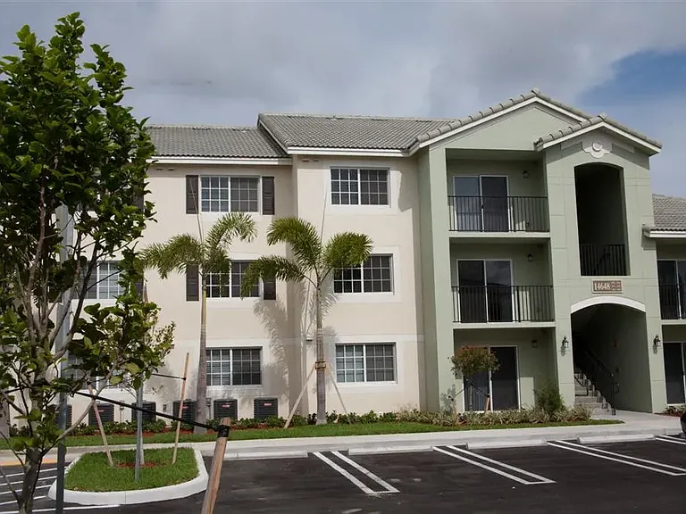 Villa Capri Apartments — Photo 4