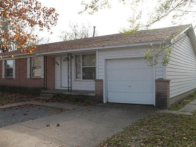 2nd image of 1320 NE 3rd Pl
