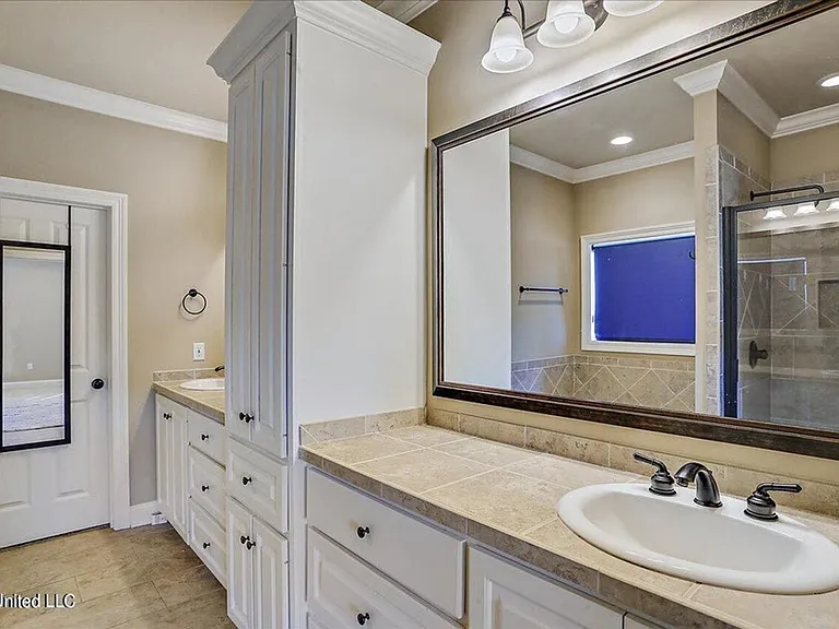 987 N Azalea Dr — Photo 19