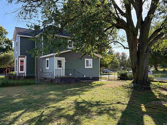 3rd image of 320 W Main St