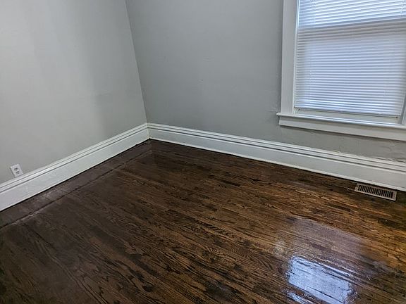 4th image of 917-919 W 145th St Unit 2
