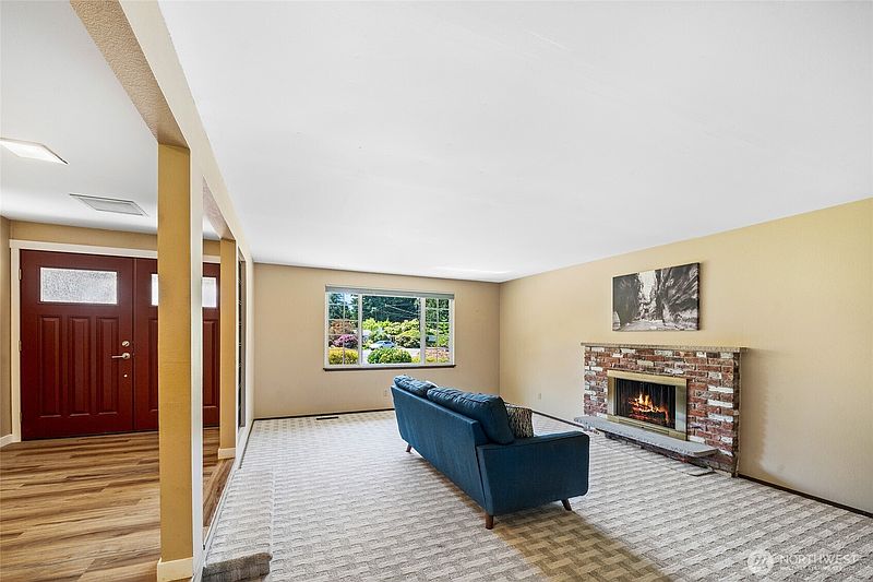 5th image of 3246 Eastland Circle SE