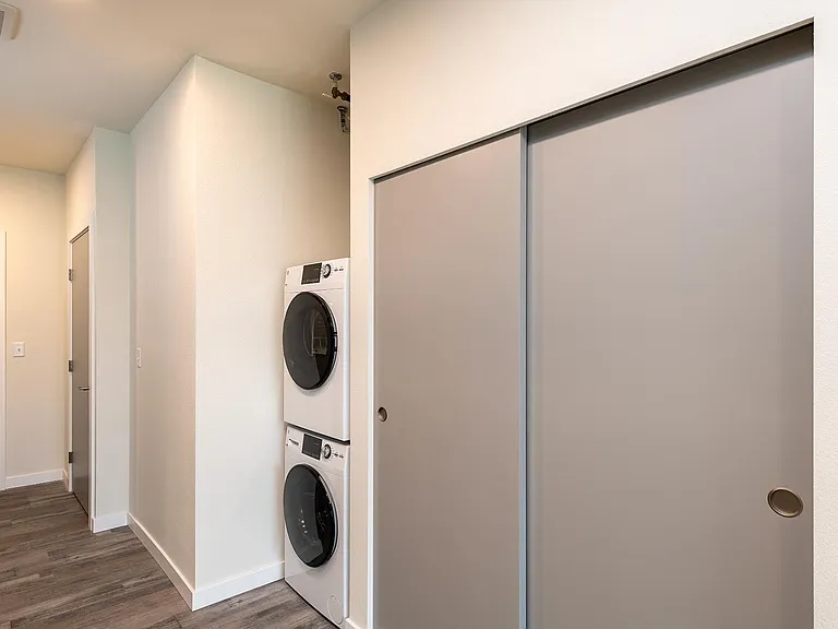 Welcome to AV Lofts! Beautiful views plus in-unit laundry! Up to 8 weeks free! — Photo 13