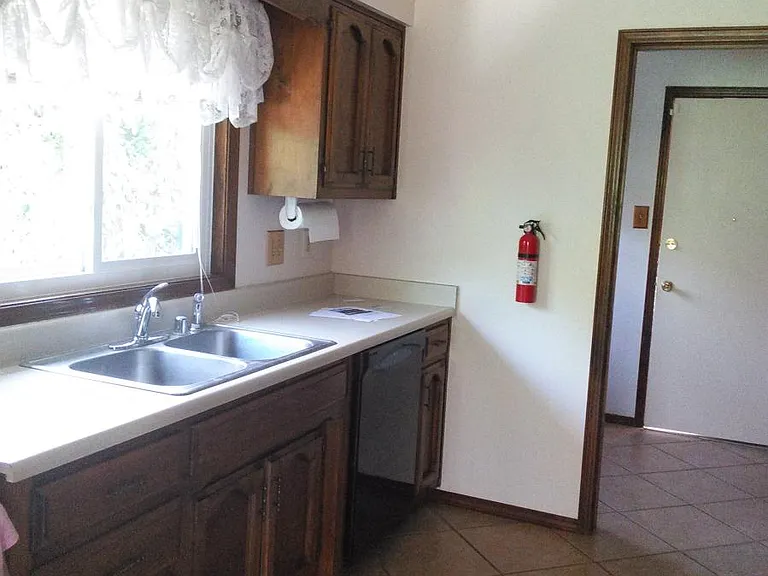 8105 Curry Ave NE — Photo 11
