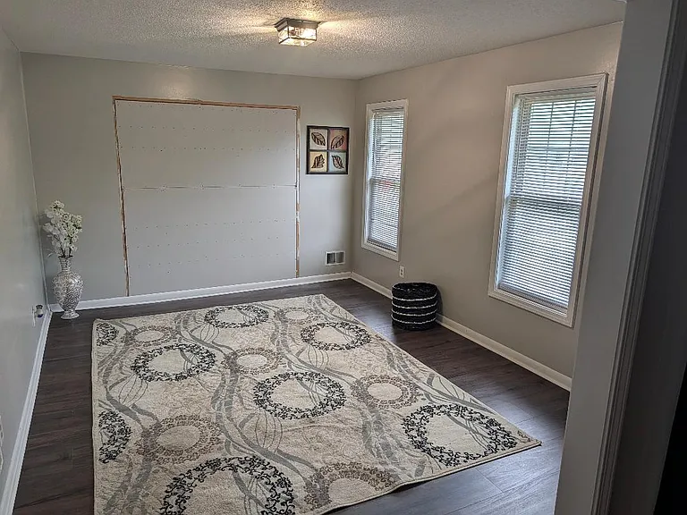 525 Arcola Dr — Photo 8