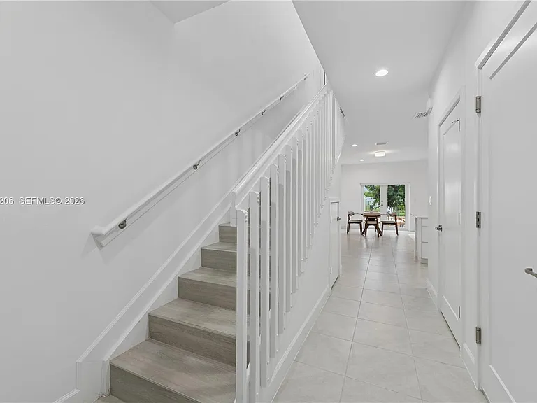 635 NW 30th Ter — Photo 11