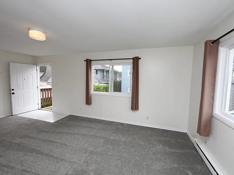 205 W 2nd St #6 — Photo 13