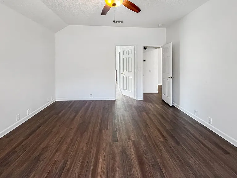 2517 Fairway View Dr — Photo 4
