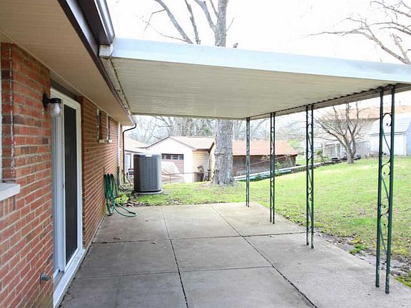 4th image of 2600 Byrneside Dr