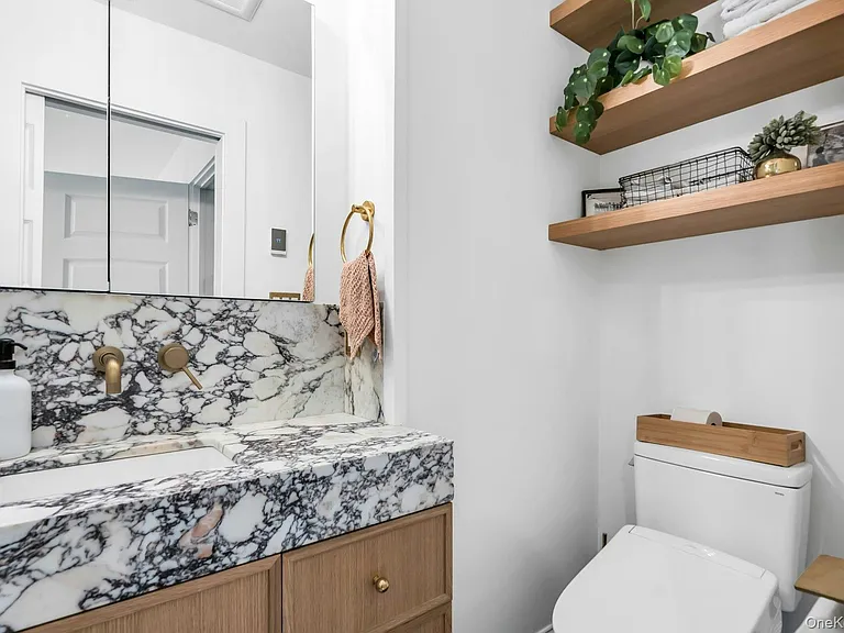 2705 W Creek Ave — Photo 15